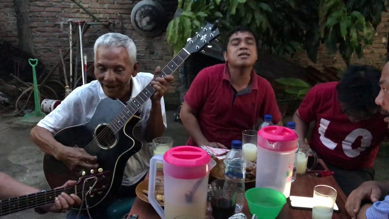 Elvi cover parmitu Anduk leher