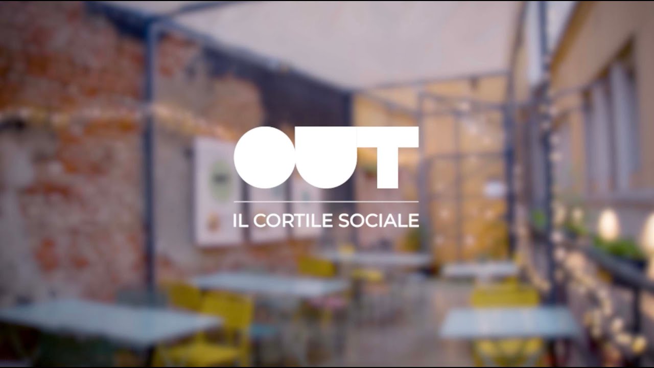 OUT. Il cortile sociale