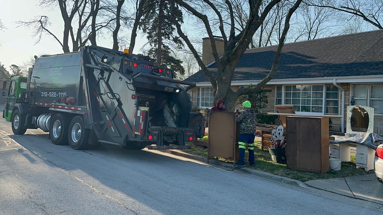 G-Man (Garbageman476) Leach Rear Loader Garbage Truck Packing a Massive Bulk Waste Pile