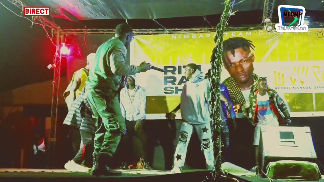 messi et sa team au concert d'owsi &agrave; la place publique de Bignona