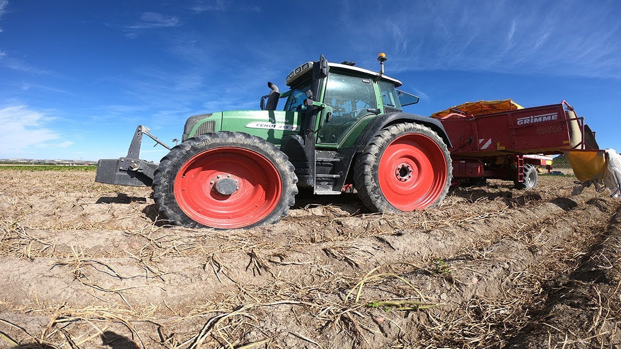Tractor Fendt 415 Vario Cosechadora Grimme SE 75-55 sacando patatas
