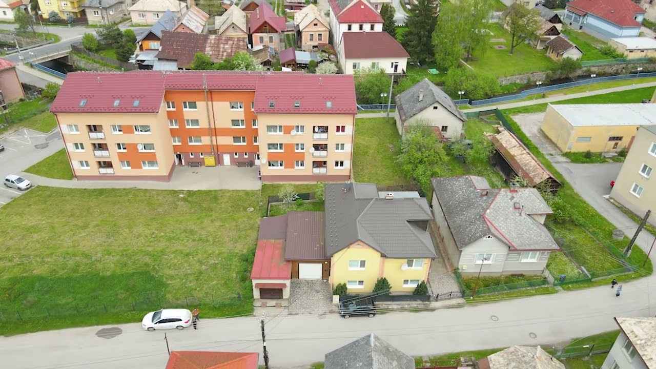 RODINNÝ DOM S 2 GARÁŽAMI V KLENOVCI   NA PREDAJ