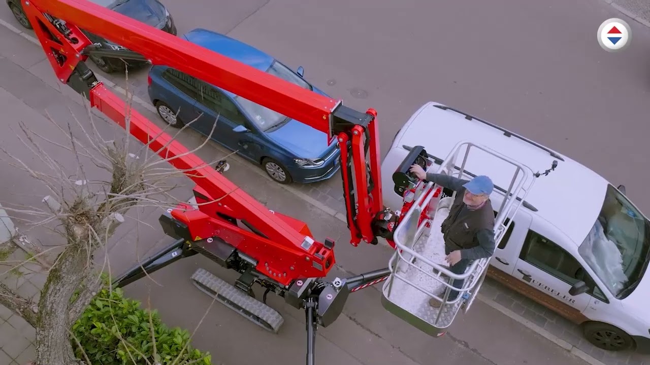20m Kettenbühne Raupenbühne mit Anhänger im Einsatz von Germany Lift