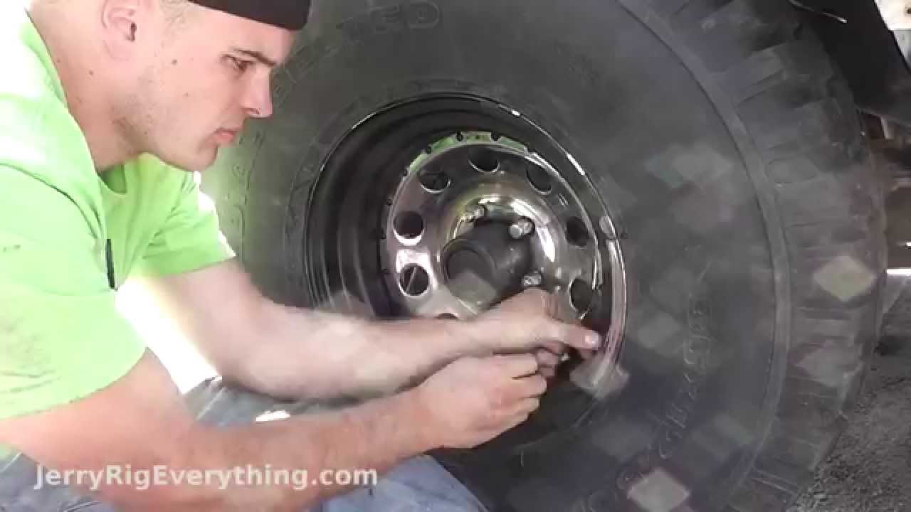 Plasti Dip Your Car Rims (Rubberized Paint) EASY!