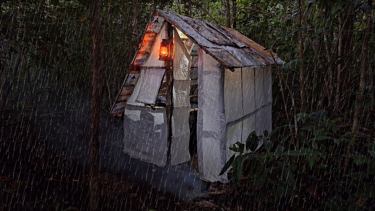 5 HARI SOLO BUSHCRAFT: Membangun Shelter Unik dari Karung Bekas di Hutan