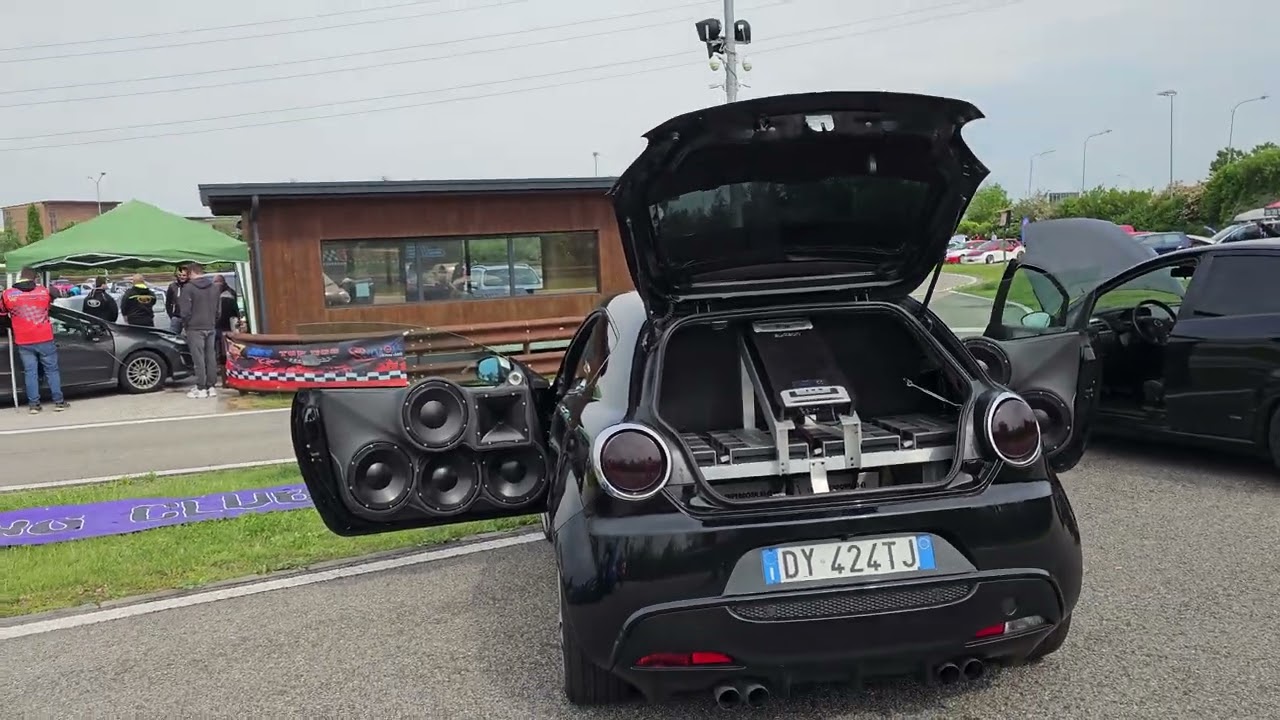 Gara tunning Macchine elaborate Arese 1 maggio 2023 #arese #car #tuning  #fire #online #video
