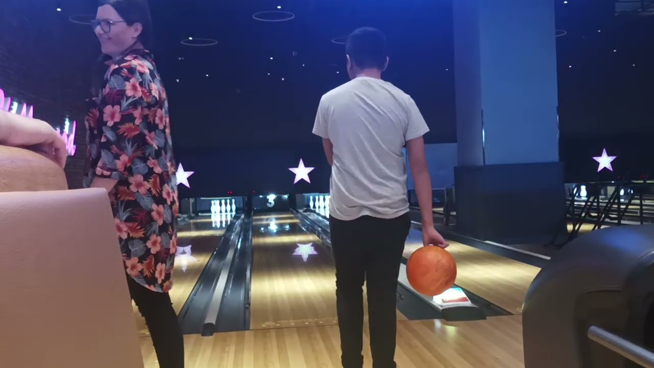 Playing Bowling at Hollywood Bowl Southampton Episode 28