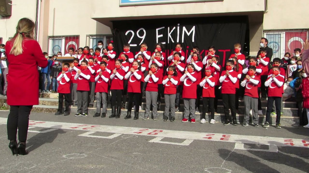 Kıraç İlkokulu 4 B Sınıfı 29 Ekim Cumhuriyet Bayramı Kutlaması (Türk Genciyiz Biz)