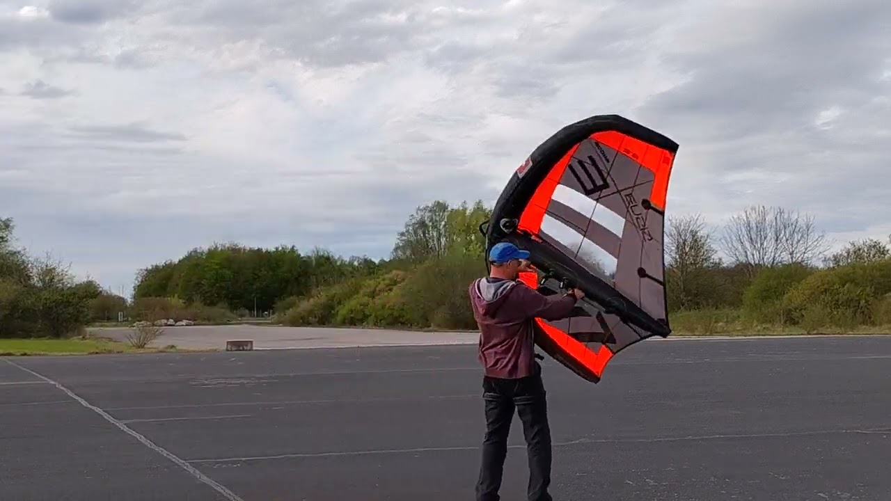 Asphalt Surfing in 20..27 knots with 2.8m Wing and Curfboard