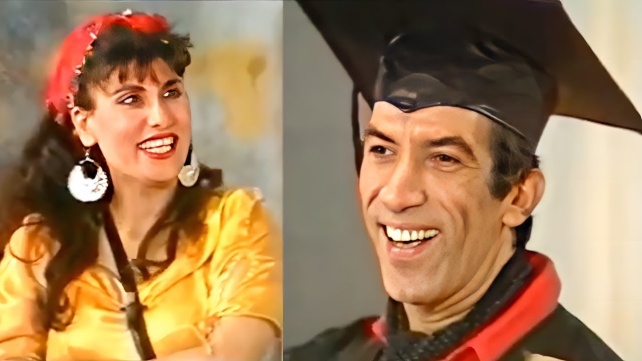 نجاح الموجي يخرج عن النص وهو بيتكلم بالانجليزي والفرنساوي على المسرح والجمهور يضحك بهيستيريا 😂😂🤣