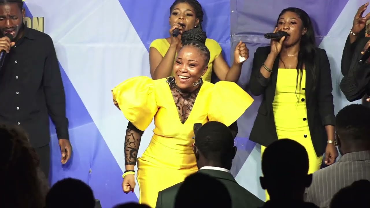 Deep worship | Bri-Wanda at Christ Nation Yaounde