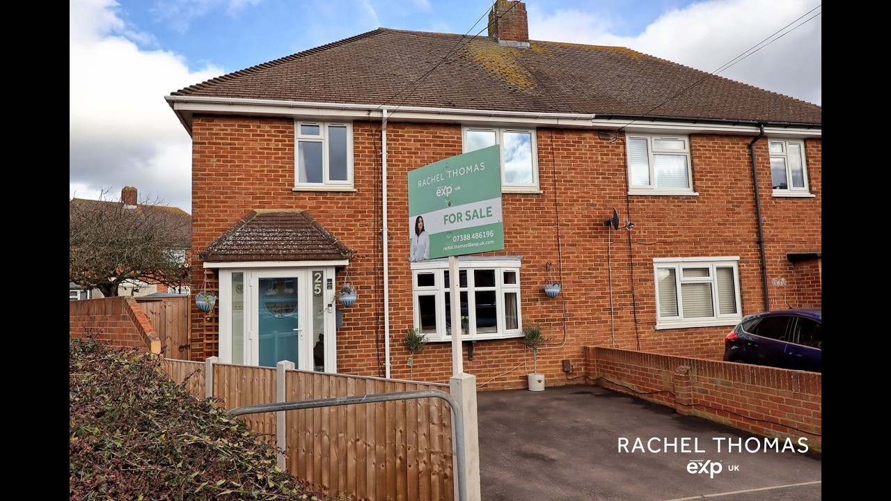 For Sale-Myrtle Grove- Aveley -Thurrock -RM15-Rachel Thomas Personal Estate Powered by EXP
