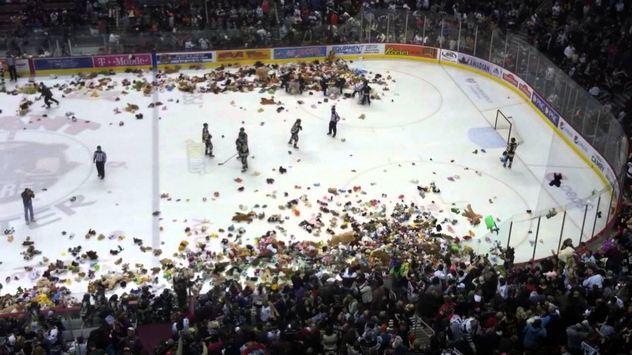 Watch Hershey Bears' Teddy Bear Toss at Giant Center