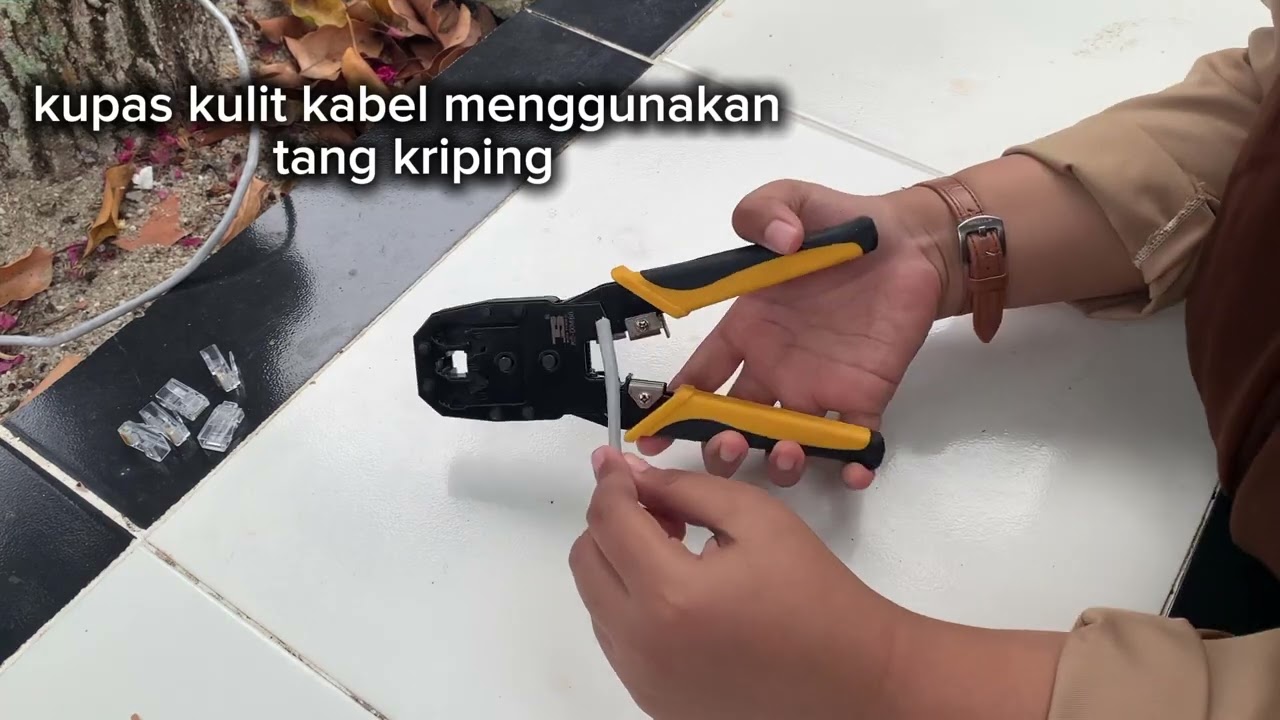 CARA MERAKIT KABEL UTP - KELOMPOK 1 X TJKT 2 - SMKN1 TEBING TINGGI