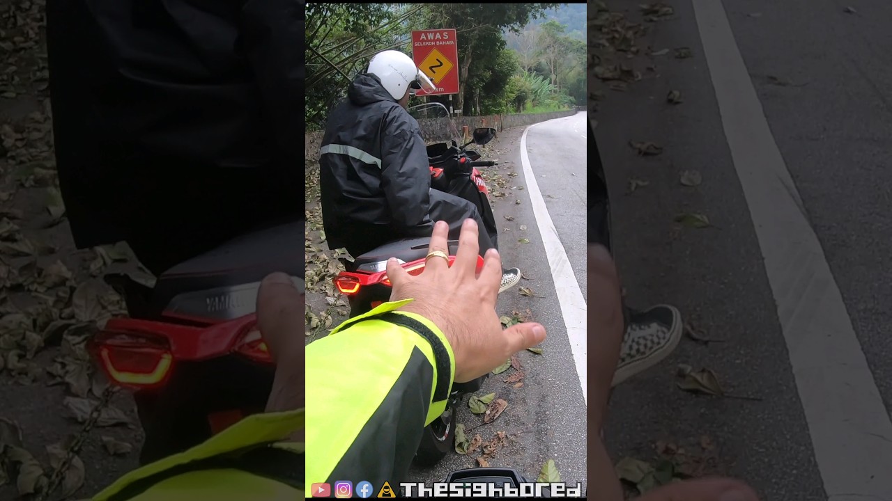 Scooter VS parking on a downhill slope 