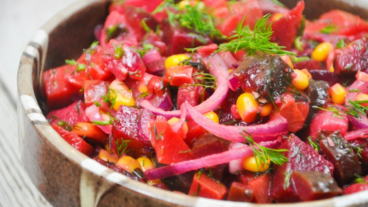 Salata ucraineana cu sfecla rosie, ieftina, satioasa, sanatoasa si gustoasa🤗🍴