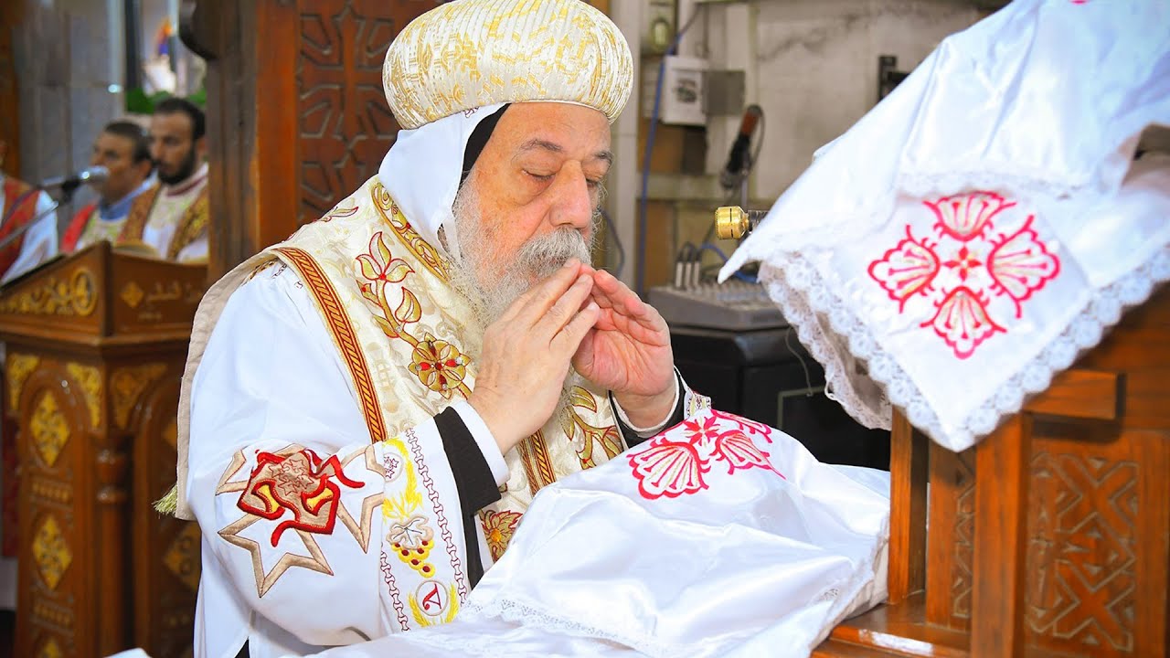 القداس الإلهي بحضور نيافة الانبا ديمتريوس مطران ملوى و انصنا و الاشمونين
