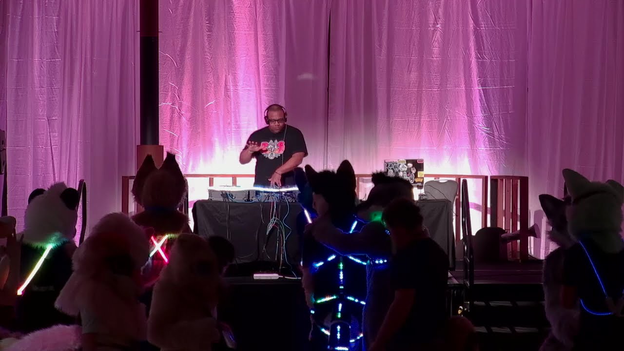 Vancoufur 2025 - Saturday Night Dance (Recca - DJ Sparks - Big Salamander)