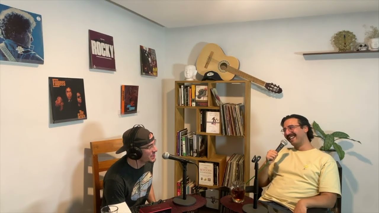 Bryan Ya&ntilde;ez on comedy and life in Mexico City | Talk2People