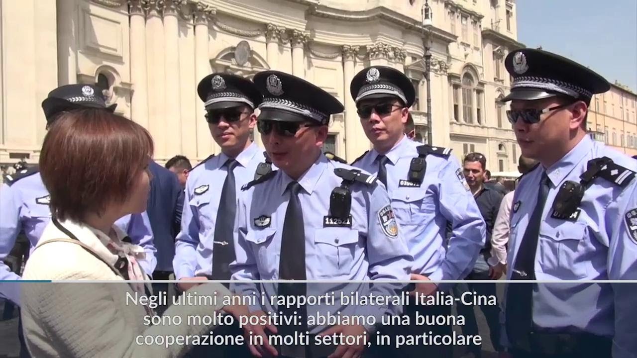 Roma, agenti cinesi per le vie del centro: pattuglia congiunta con polizia e carabinieri