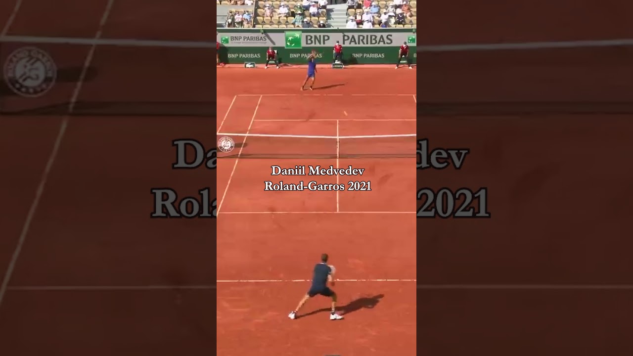 Medvedev with a brilliant winner at Roland-Garros 2021 🤩