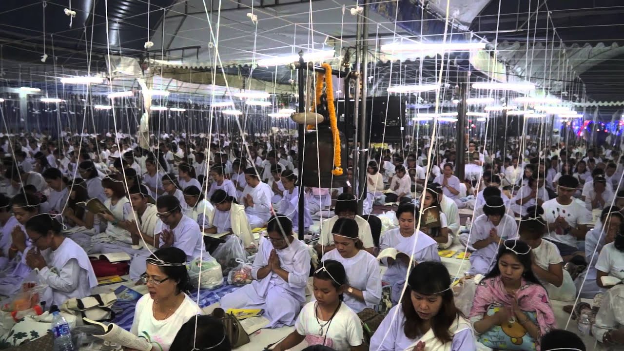 เก็บตกบรรยากาศงานพิธีสวดมนต์ข้ามปีฯ ๒๕๕๘ ณ วัดป่าเจริญราช