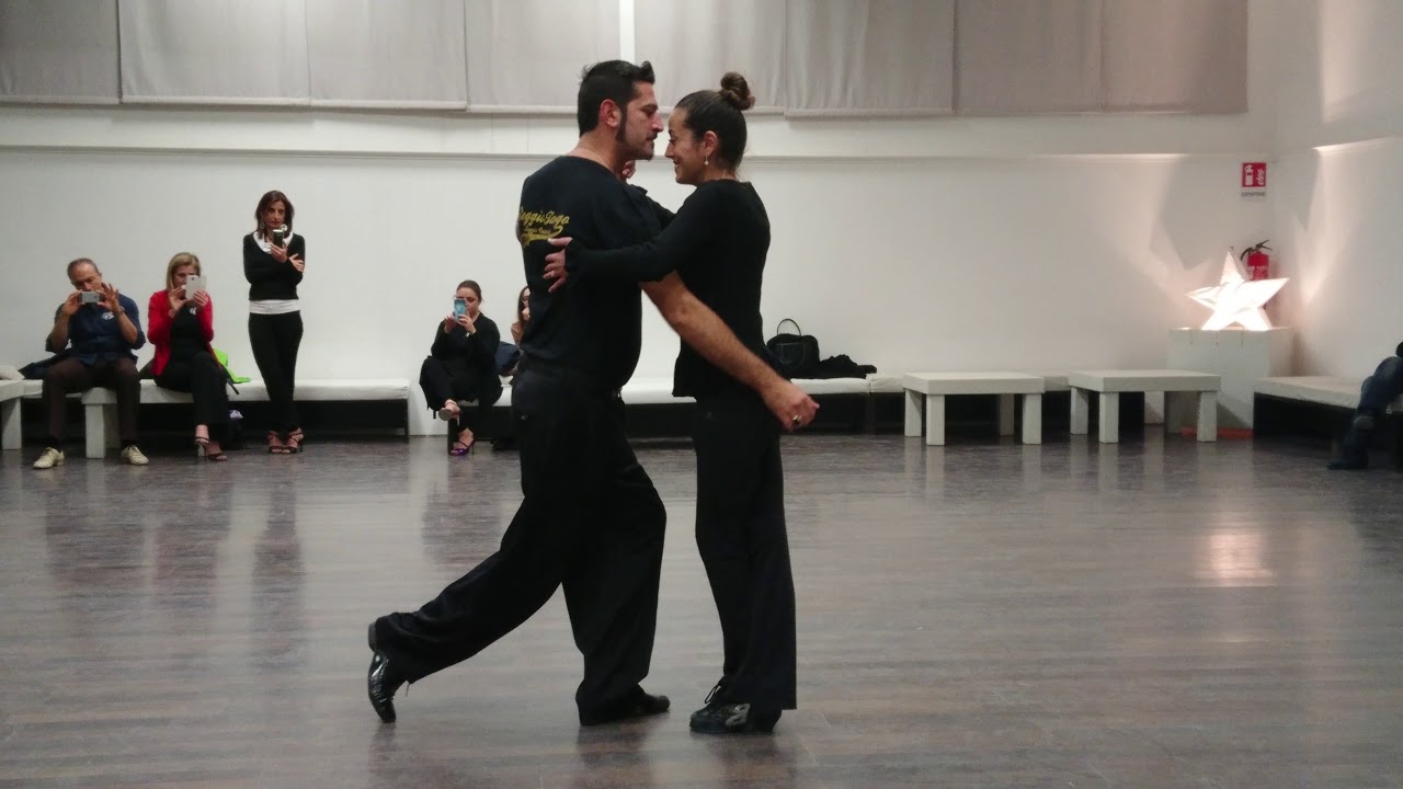 Sulle orme del Tango degli anni 40 e di alcune figure ormai dimenticate.