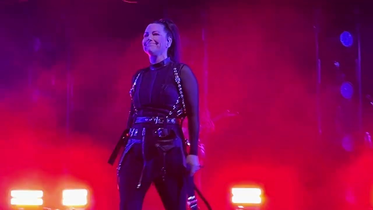 Hand that Feeds(Live Debut)-Amy Lee & Halsey 4K Front Row Hollywood Bowl, 5/14/2025
