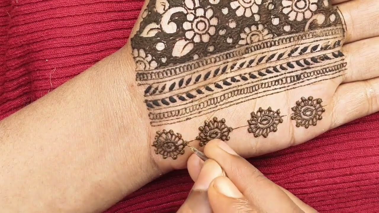 Floral Net Mehndi Design  🌿✨ #mehndidesign  #viralmehndi #trendingmehndi #bridalmehndi   #newmehndi 