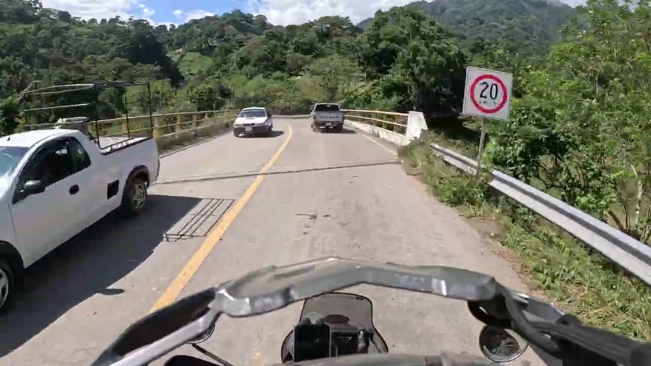 DE LA VIRGEN  - A TIO NAPO TAPILULA / HIMALAYAN / ROYAL ENFIELD / CHIAPAS