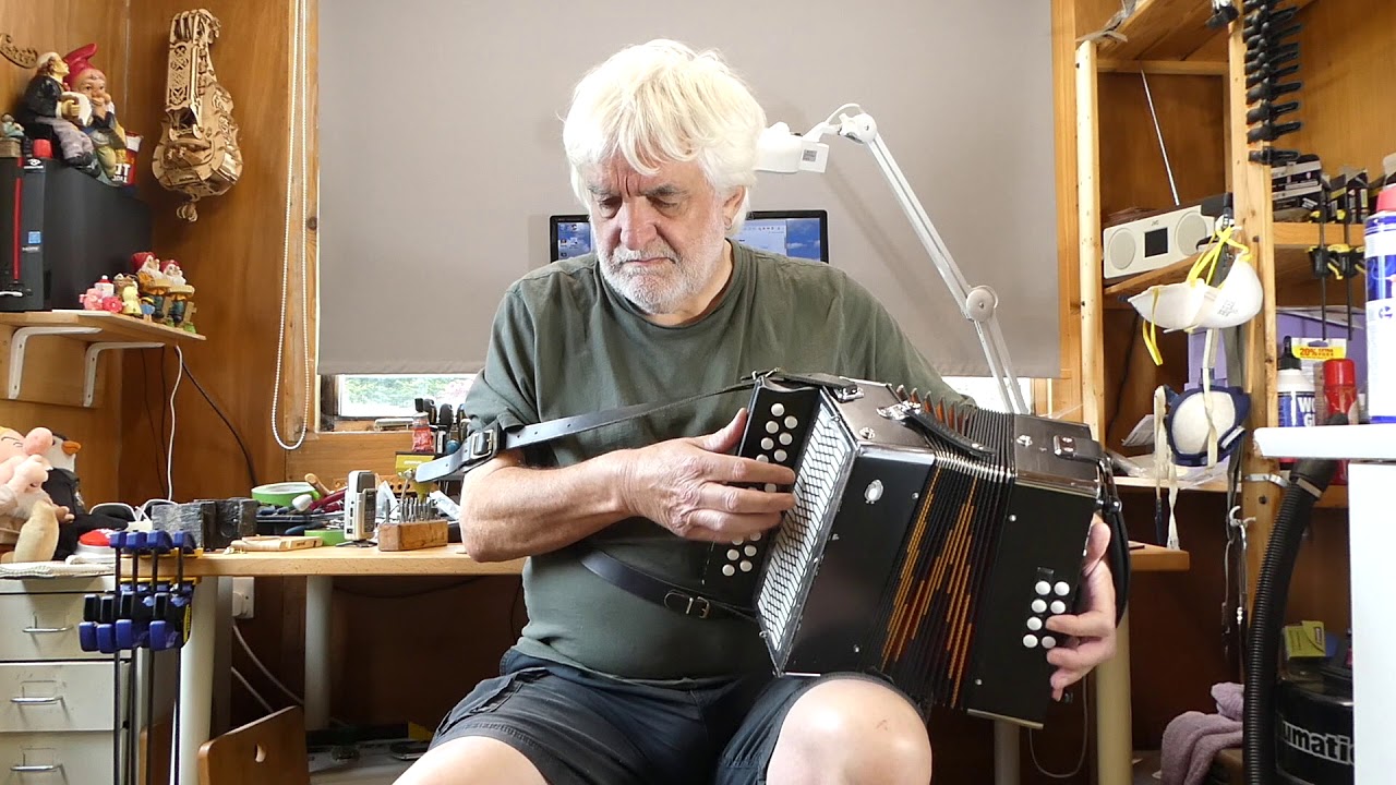 Oyster Girl and The Clog - Lester - Melodeon