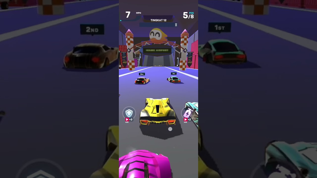 Come on, let's play car racing, guys.