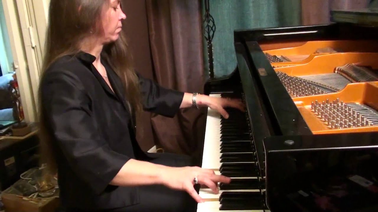 Eden Brent performing her original song 