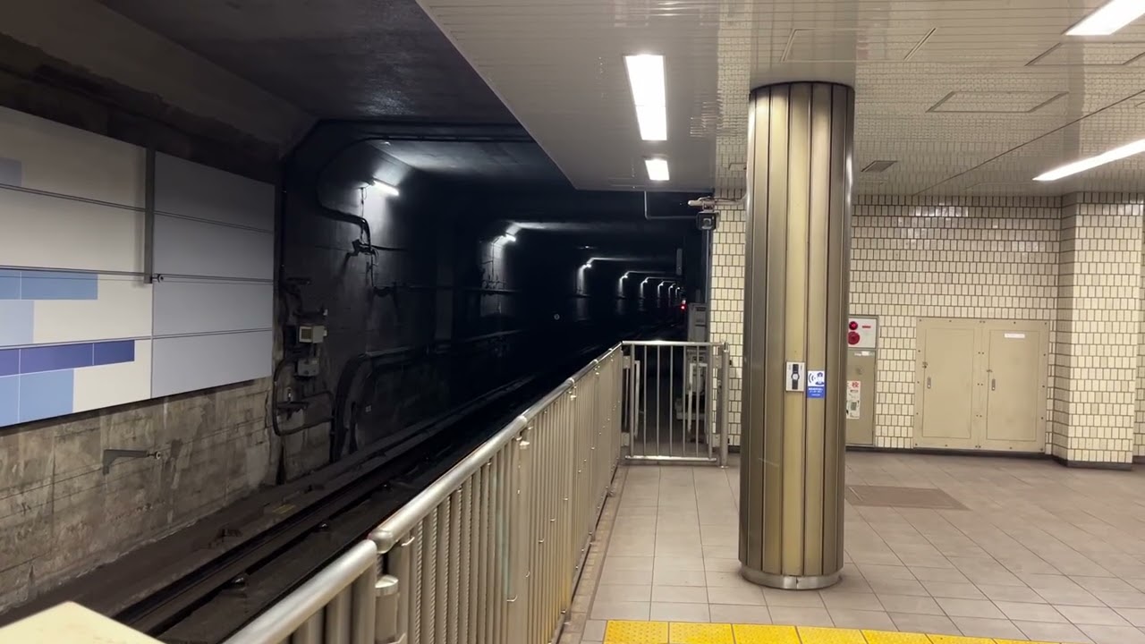 横浜市営地下鉄ブルーライン　3000R形　発車　阪東橋駅(B-15)