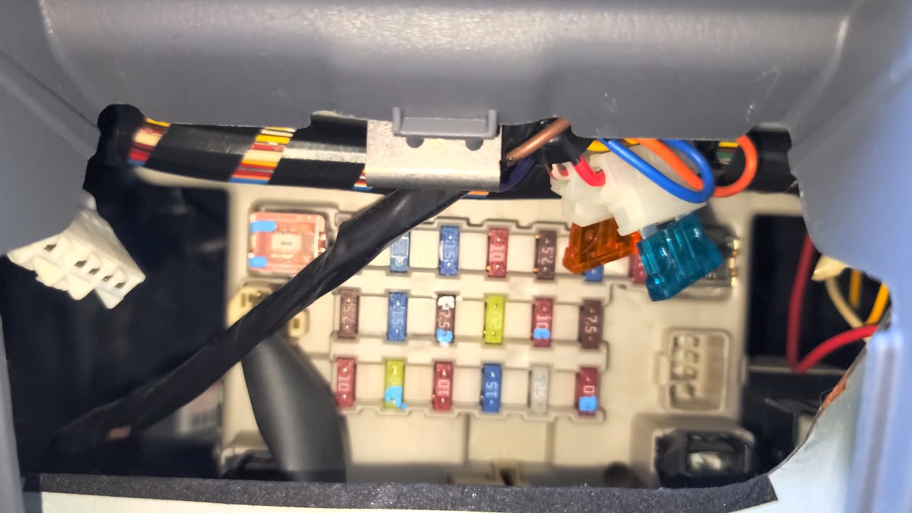 2003 Toyota RAV4 Relay Identification