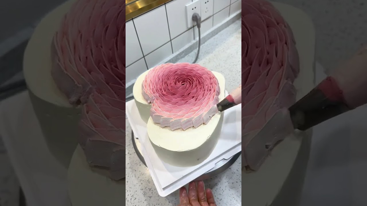 heart cake #caketutorial #learnbakingwithme #cakemaking #heartgradientcake ❤