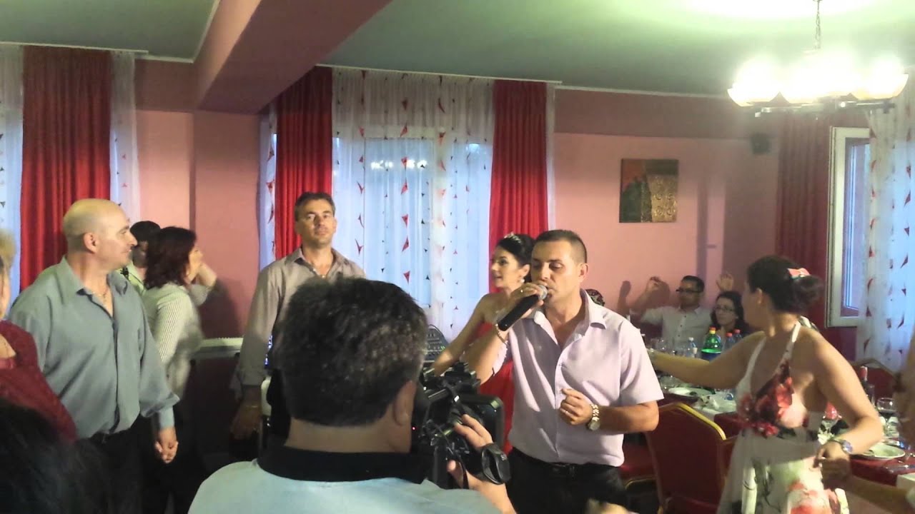 Adi Bugariu,nunta la Otelu-Rosu alaturi de formatia de la Deva