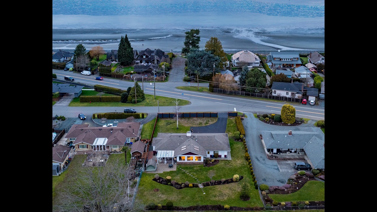 260 Elizabeth Avenue Qualicum Beach