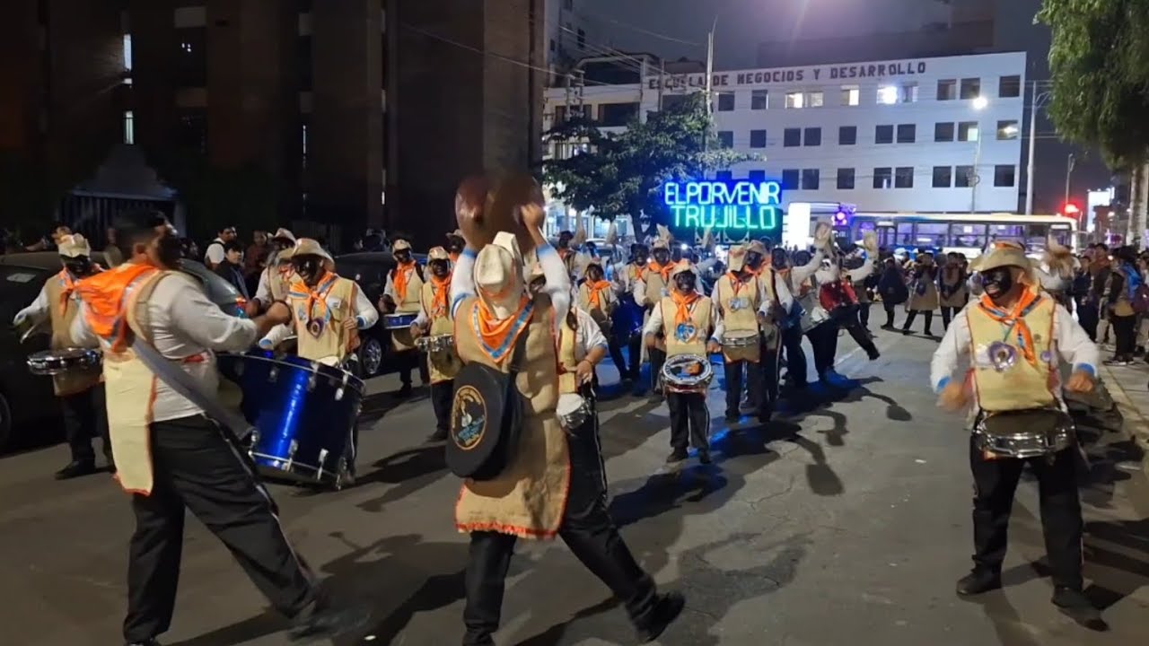 SEÑOR DE LOS MILAGROS - TRUJILLO (2023) / NEGRITOS DE EL PORVENIR A LA ESPERA DE NUESTRO SEÑOR 🧡💙