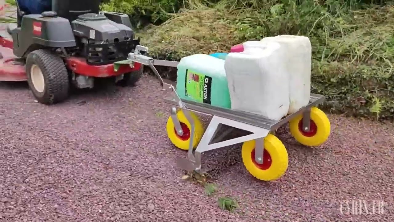 Désherbage gravier dans un gîte dans le Finistère #bordures #tondeuse_rayon_braquage_zero