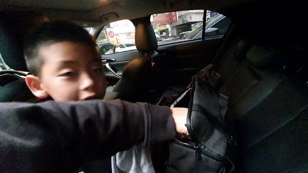 父子日常｜15元買好吃的豆腐包子