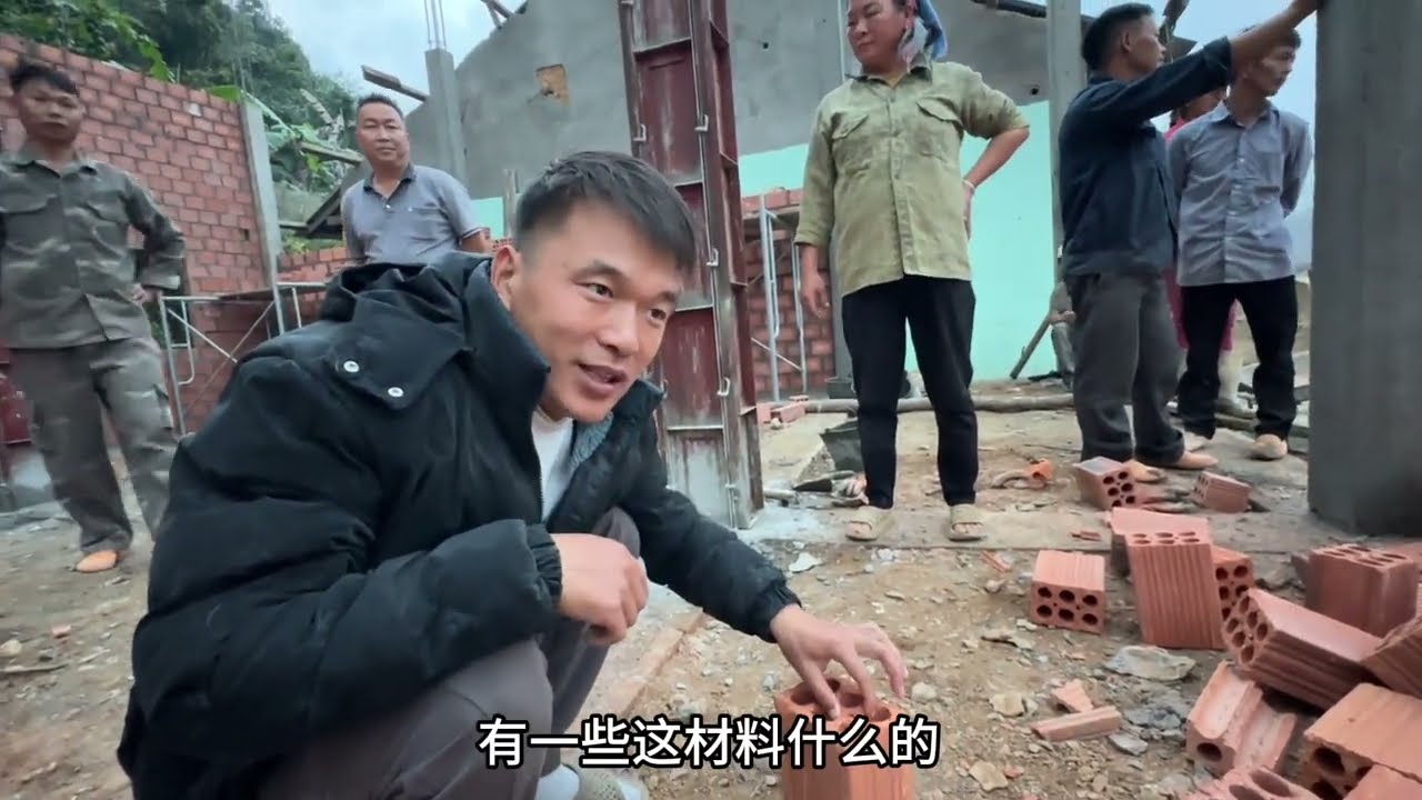 帮老丈人盖房一层楼的最后一车砖今天到了，争取年前第二层都能封顶#越南媳妇 #越南风土人情