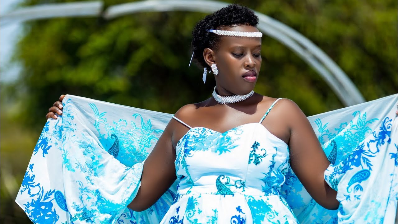 Okuhingira Apophia #bahima #love #kuhingira