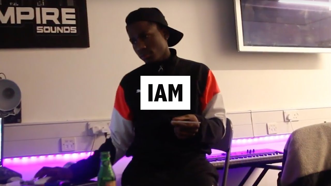 Vianni gives us a sneak preview to some unreleased music at his studio | THIS IS LDN [EP:82]