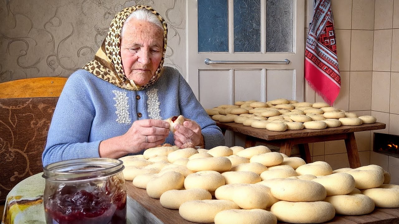 85-Year-Old Grandmother's Traditional Life & Secret Family Recipe in Remote Mountains
