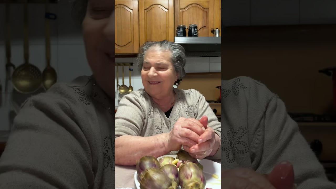 Nonna Sisinella fa i carciofi ripieni di caciocavallo e salame