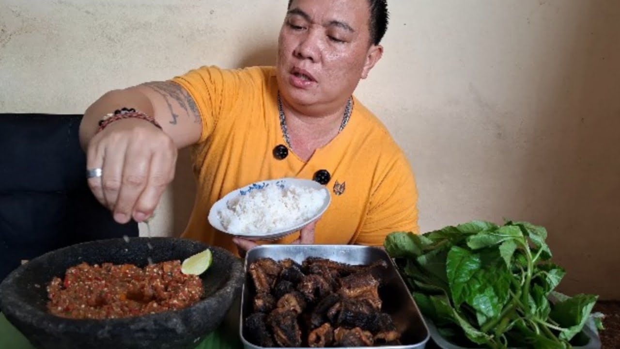BELUT SAMBEL TERASI LALAPAN MENTAH