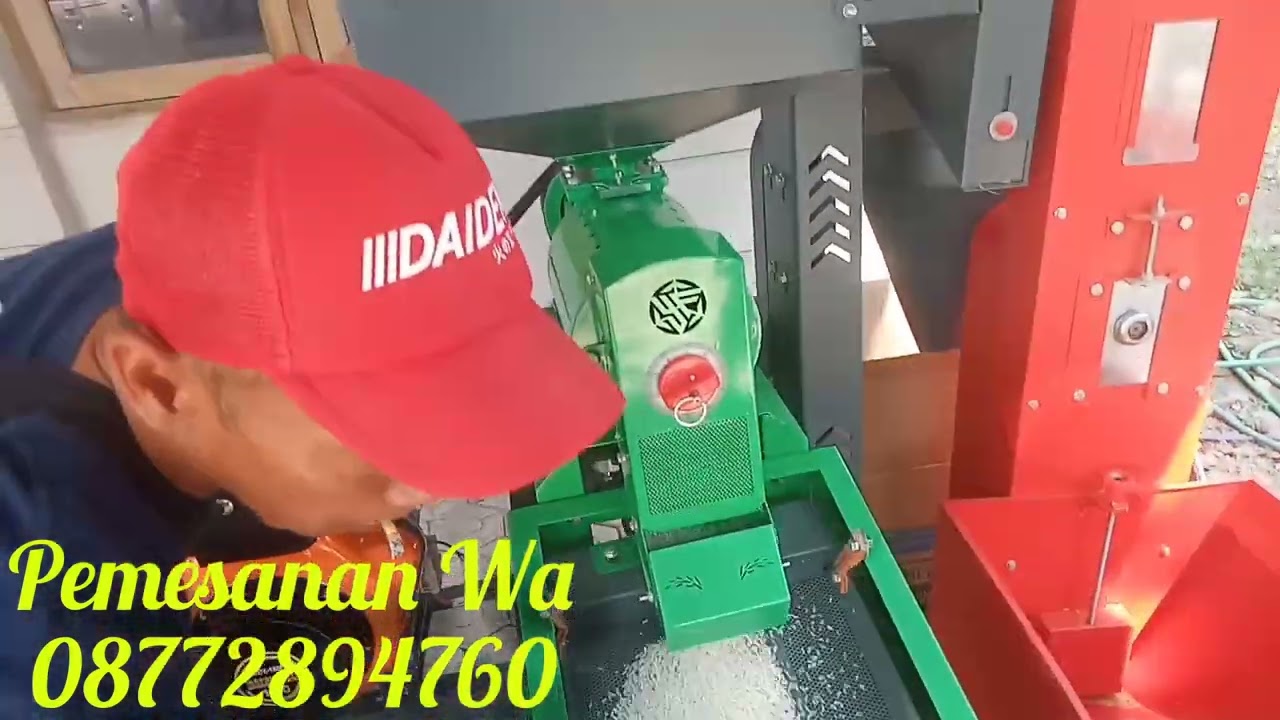 Giling padi Model terbaru KD 620PRO 4in1 Testing di depan pembeli Indramayu Jawa Barat.