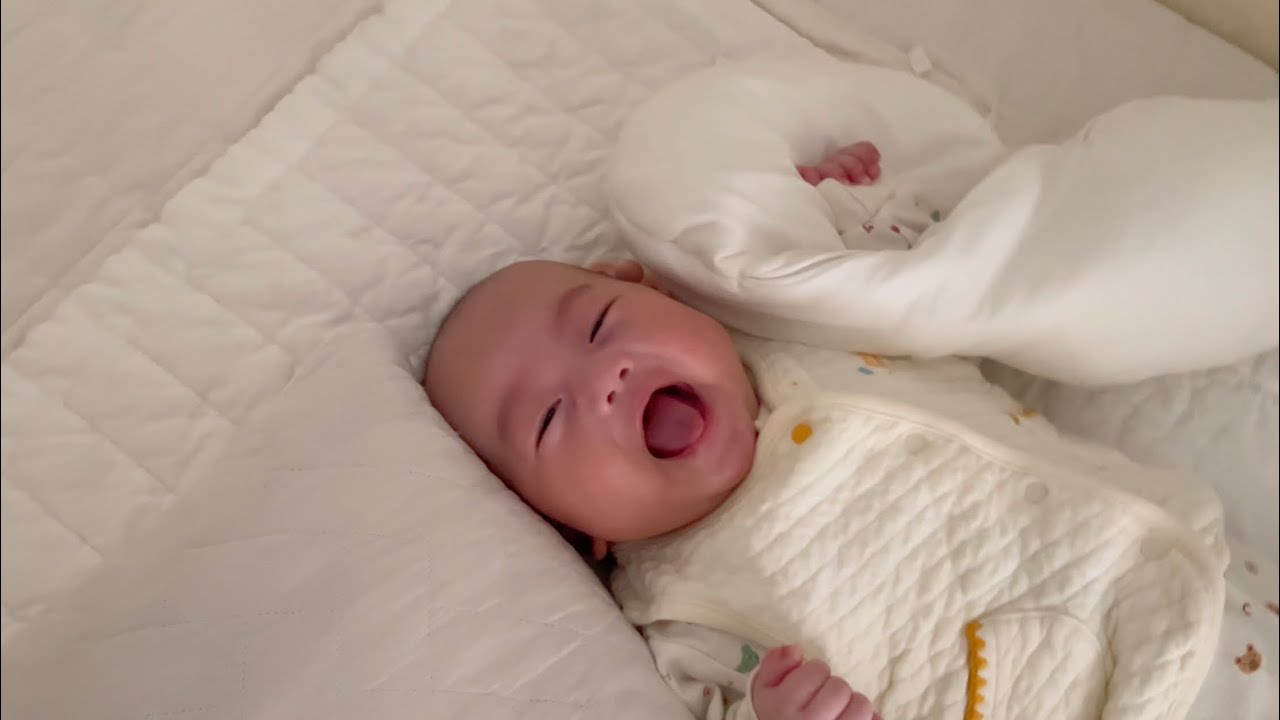 [VLOG] 4개월 아기 하루의 시작 ☀️ | 웃음 폭발 오전 시간 