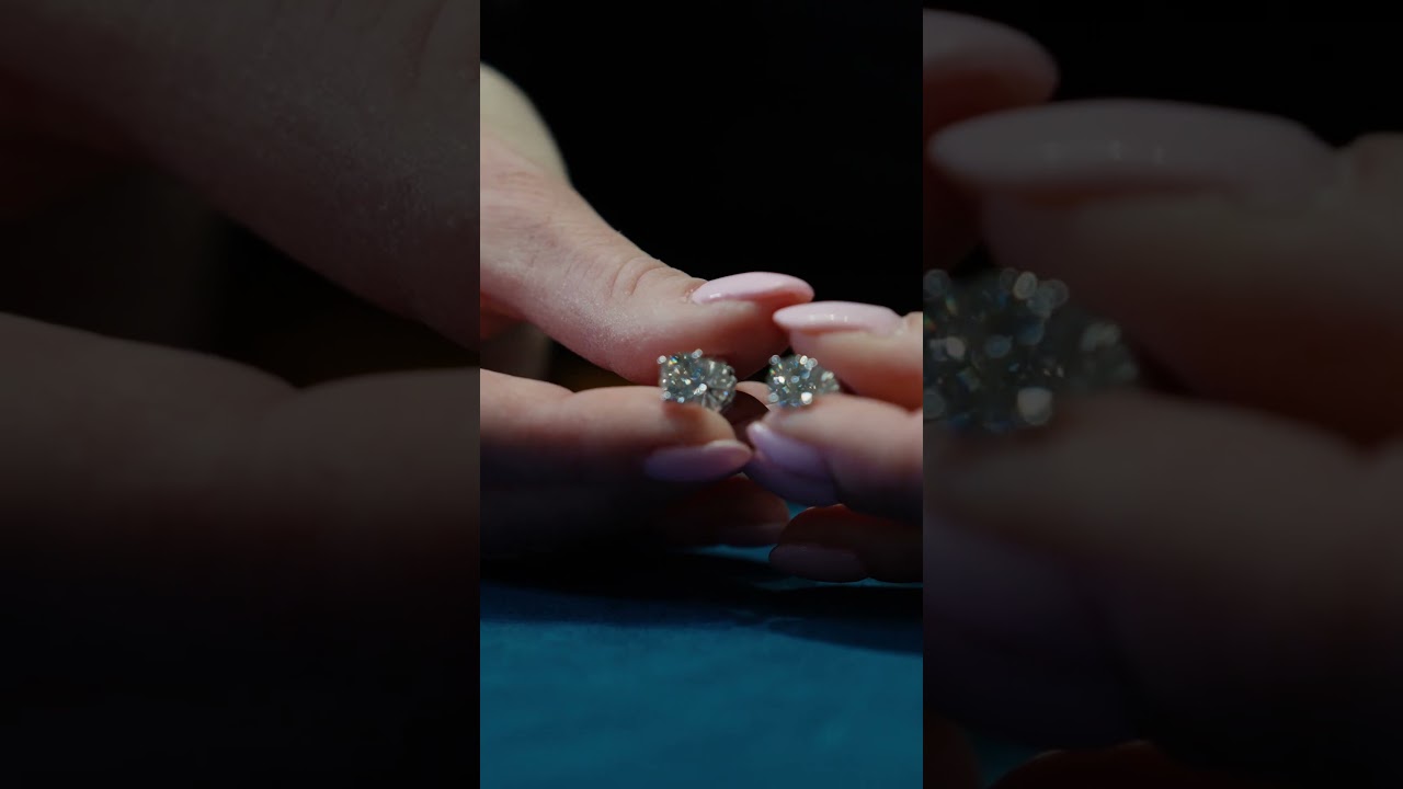 What's in the Jeweler's Jewelry Box -- A True and Beloved Classic!